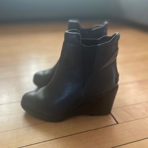 Sorel Wedge boot